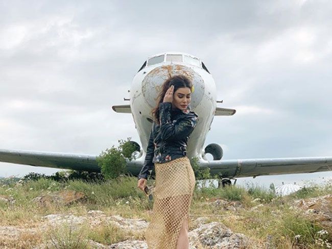 Kangna Sharma Instagram Pictures